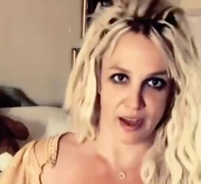 Britney Spears rimprovera i fan: “Non chiamate la polizia”
