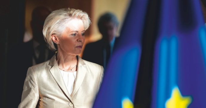 TikTok spaventa la Ue: “Niente app per i dipendenti”