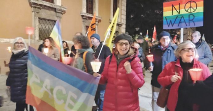Perugia si mette in marcia. Le luci di pace nella notte
