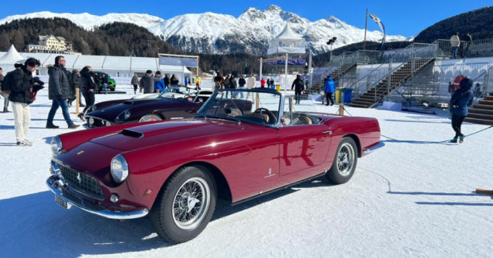 The I.C.E., sul lago ghiacciato di St. Moritz tornano a dare spettacolo le auto storiche