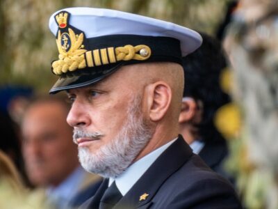 Copertina di Perché alle parole dei bellicisti in conflitto d’interessi affiancherei il bollino di ‘messaggio promozionale’