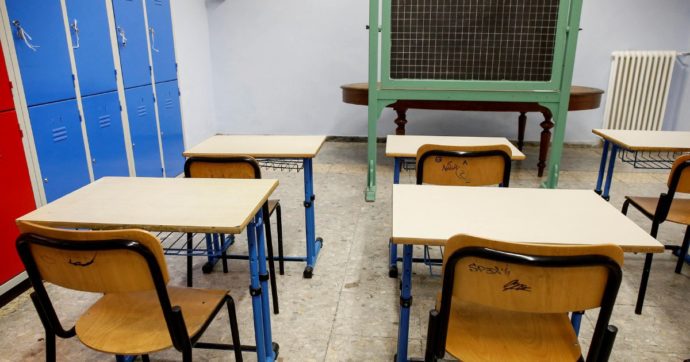 Promossi due ragazzi che avevano sparato pallini ad una prof, i legali dell’insegnante: “Scriveremo al Ministero”