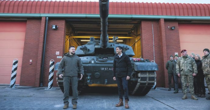 Gli alleati: Zelensky tratti la pace e la Nato farà scudo