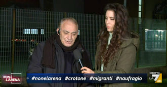 Copertina di Naufragio a Crotone, l’accusa del soccorritore a La7: “Tragedia voluta. Piantedosi? Le nostre navi affrontano il mare forza 7 senza problemi”