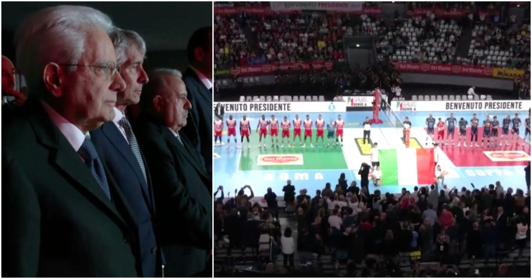 “C’è solo un presidente”, Mattarella alla finale di Coppa Italia di pallavolo: applausi e cori dal pubblico – Video
