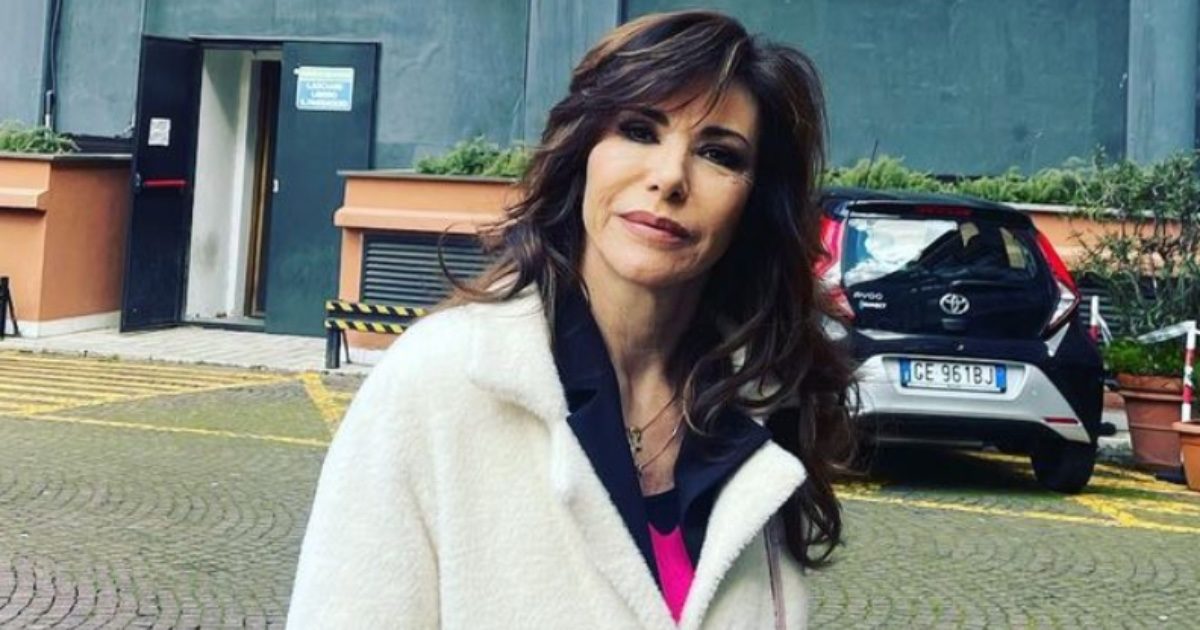 Emanuela Folliero rivela: “Ho avuto un figlio a 42 anni, in clinica ho avuto un crollo e mi sono fatta aiutare”