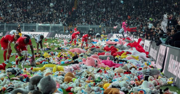 Stadi, cori contro Erdogan: “Dimettiti!”