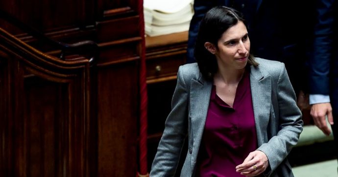 Presidenza Pd, Bonaccini aspetta Schlein. Boccia: “No sudditi Usa”