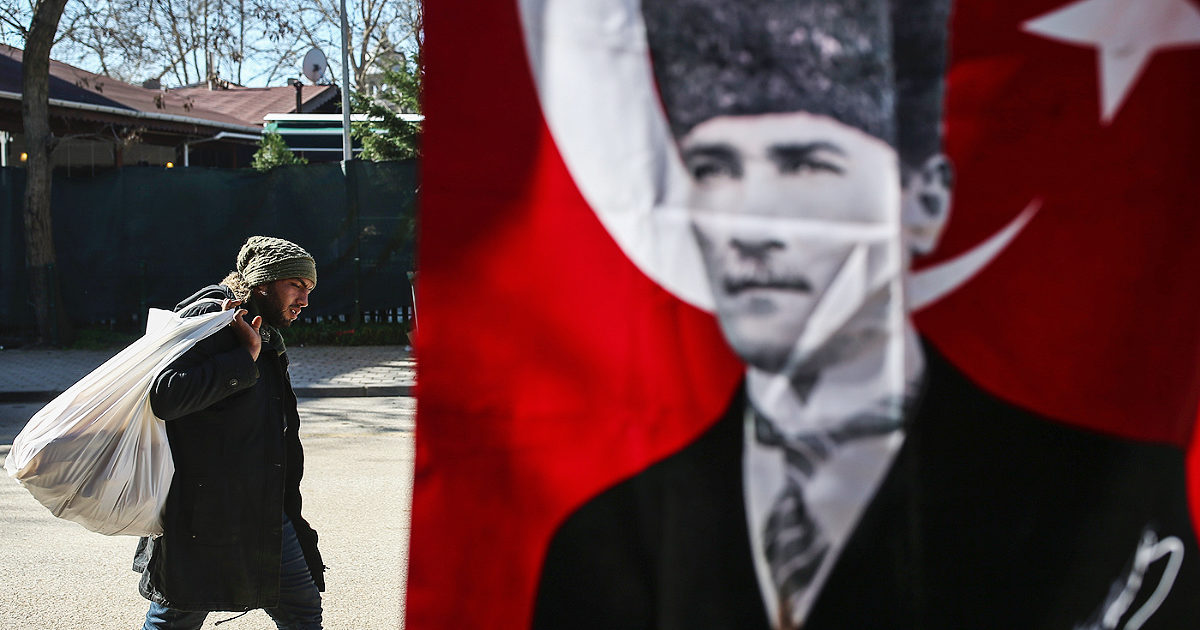 Crisi e terremoto: i turchi non vogliono più i migranti siriani, il naufragio di Crotone conferma che l’esodo è iniziato. Fallimento del piano Ue (costato sei miliardi)