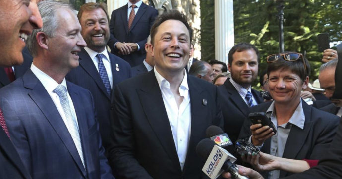 Dopo i nuovi licenziamenti Elon Musk festeggia il ritrovato primato di uomo più ricco del mondo