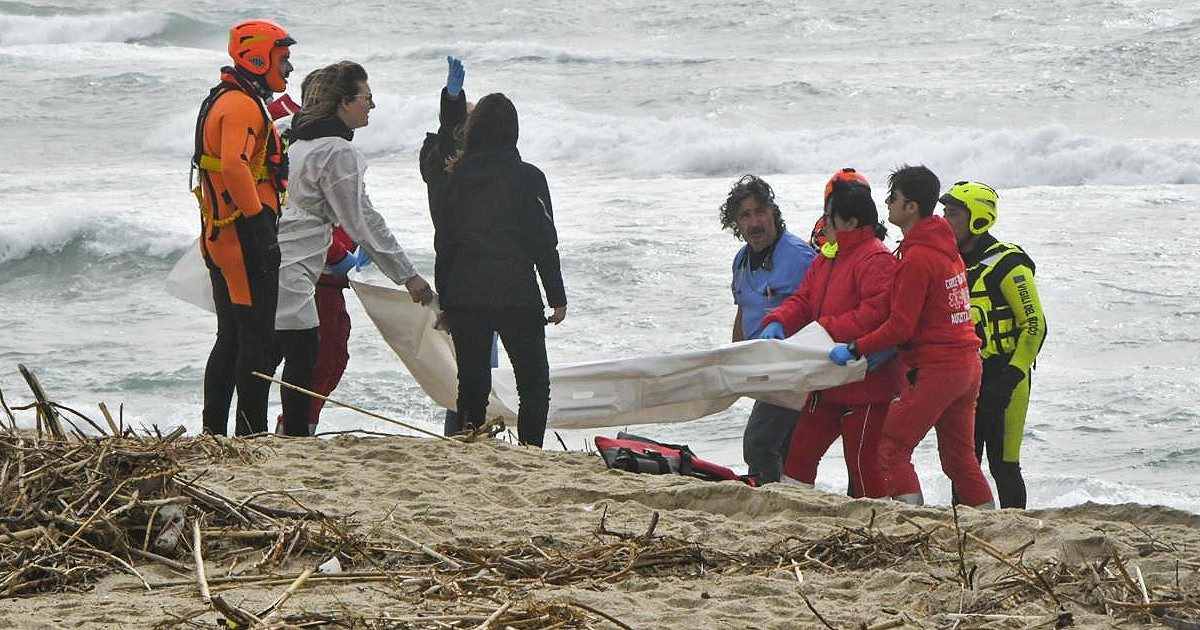“Sottoporre i soccorsi alla supervisione di polizia apre la strada a tragedie come a Crotone”: intervista all’ammiraglio Vittorio Alessandro