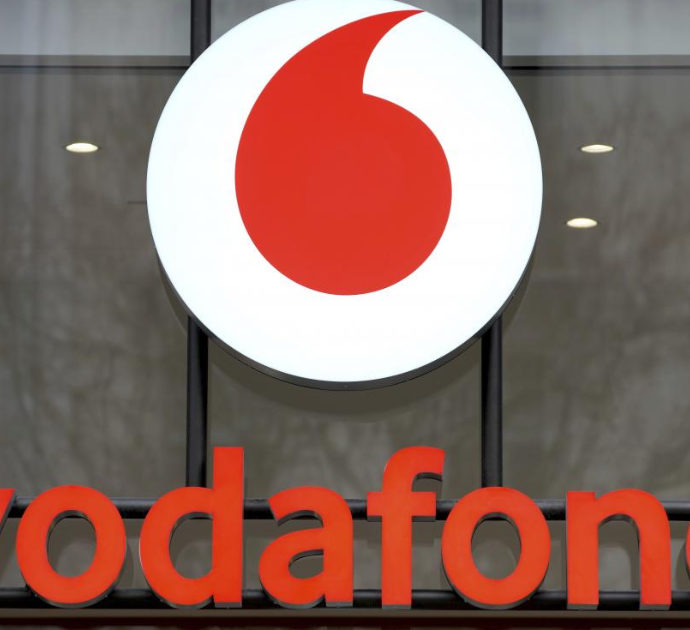 Vodafone disattiva alcune sim e gli utenti perdono per sempre il loro numero di telefono: ecco cosa sta succedendo