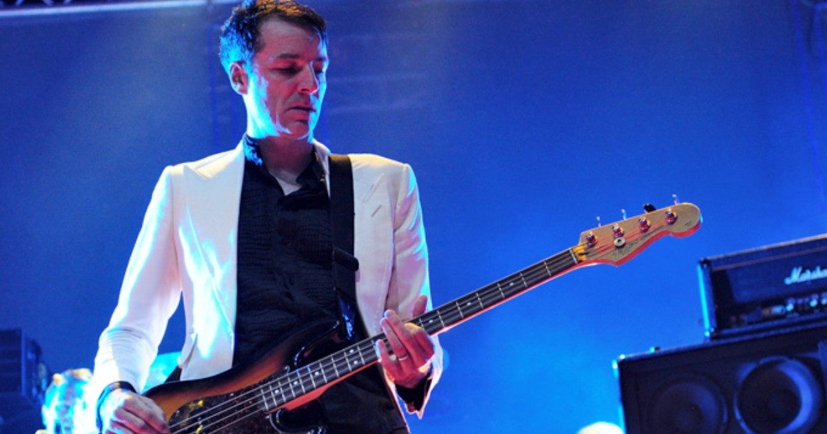 Morto Steve Mackey, il bassista della band inglese dei Pulp: aveva 56 anni