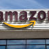 Copertina di In sciopero i corrieri Amazon: “Più tutele e orario di lavoro ridotto”. Lavoratore investito davanti alla sede di Buccinasco