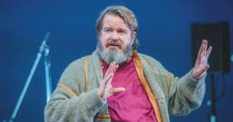 Copertina di È piena “La valigia” dell’attore sovietico