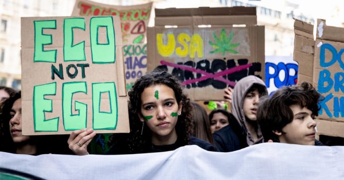 Fridays, il corteo in tono minore: politica assente