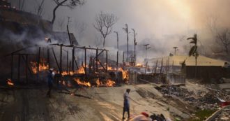 Copertina di Bangladesh, incendio nel campo profughi dei rifugiati Rohingya: almeno 12mila persone senza riparo