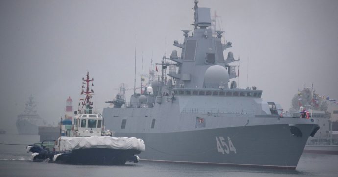 Manovre “aggressive” della flotta russa nel Mediterraneo: navi vicine anche alle coste italiane