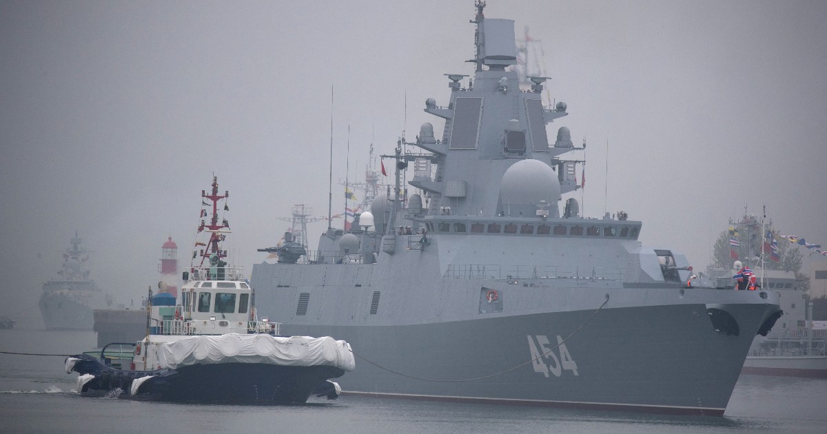 “Aggressive” maneuvers of the Russian fleet in the Mediterranean: ships are also close to the Italian coast
