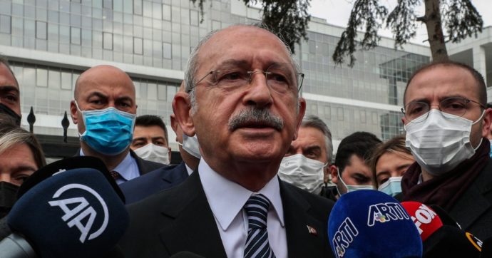 Turchia, il compromesso delle opposizioni: non sarà il sindaco di Istanbul ma Kilicdaroglu a sfidare Erdogan alle elezioni