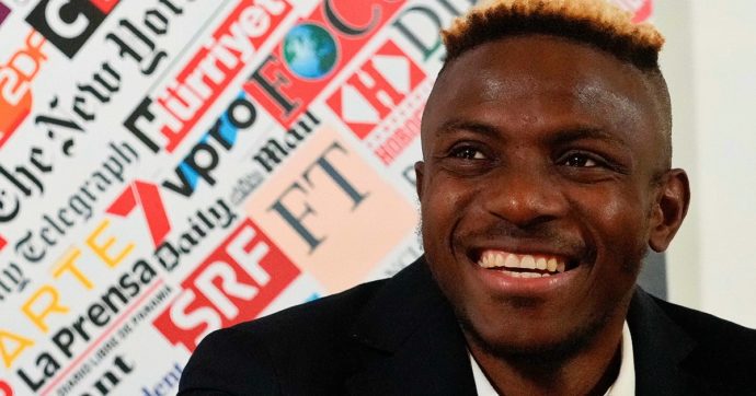 Victor Osimhen già scarica Napoli e la Serie A: “Lavoro per giocare un giorno in Premier League”