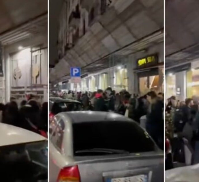 Pizza gratis per l’apertura del nuovo locale napoletano: la coda fa il giro dell’isolato, anche il proprietario resta spiazzato – VIDEO