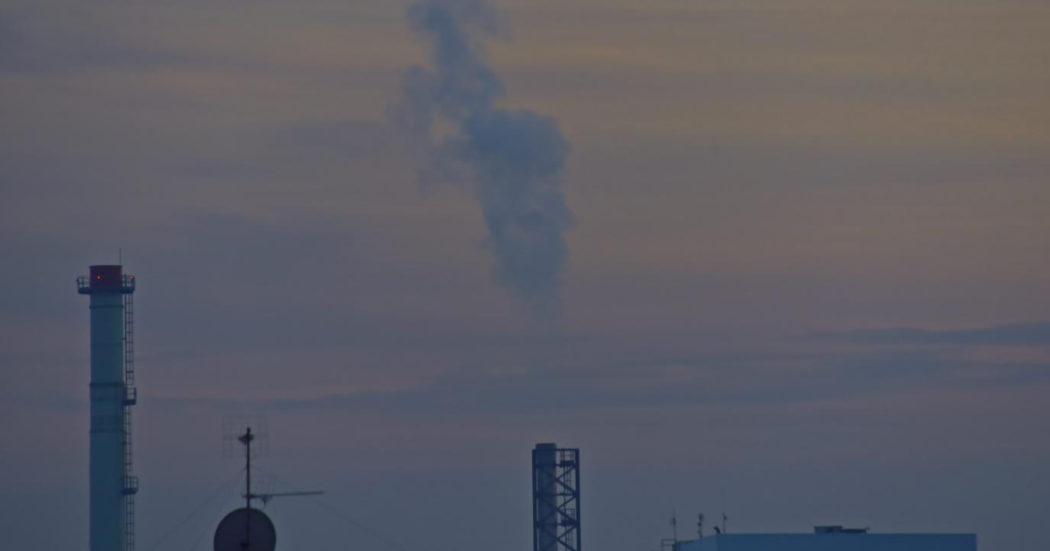 Ilva e gli altri, come fare soldi con la CO2: oggi nell’Unione europea inquinare conviene