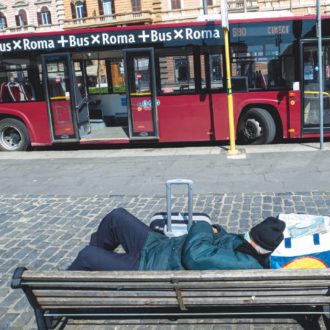Copertina di Ecco come Rdc e aiuti hanno salvato i più poveri in pandemia
