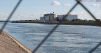 Copertina di Francia, guai ai reattori nucleari: una crepa mette a rischio la sicurezza, spento l’impianto di Penly. Il ritorno alla normalità si allontana