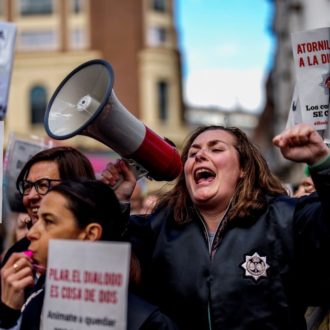 Copertina di L’Europa in piazza a difesa del welfare teme per l’austerità