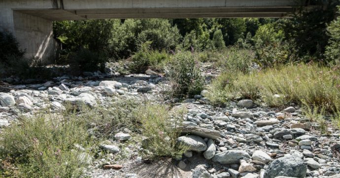 Siccità, in 19 Comuni del Piemonte massimo livello di severità idrica: “I serbatoi vengono integrati con le autobotti”