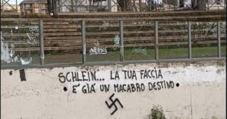 Copertina di Svastica contro la segreteria dem Schlein, la solidarietà della politica. Meloni: “Atto vergogno e indegno”