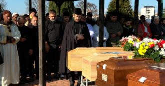 Copertina di A Bologna i funerali di 7 vittime del naufragio di Cutro, il presidente comunità islamiche: “Discorsi geopolitici? Di fronte alle stragi serve umanità”