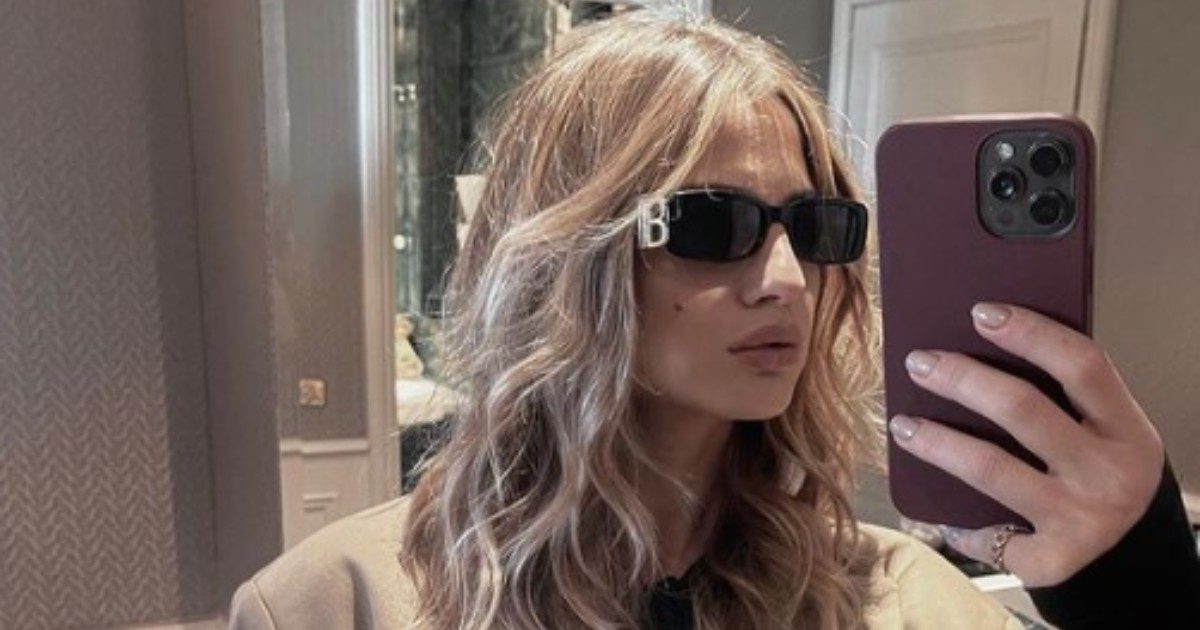 Cristina Marino definisce “maniaco” un paparazzo che la seguiva: botta e risposta social con gli hater