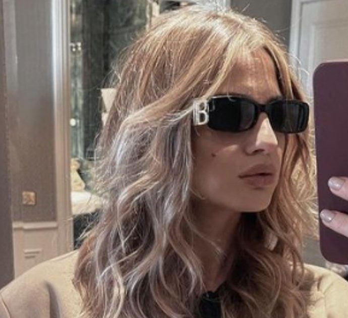 Cristina Marino definisce “maniaco” un paparazzo che la seguiva: botta e risposta social con gli hater