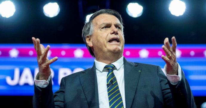 Bolsonaro resta in Usa. Polizia valuta l’arresto