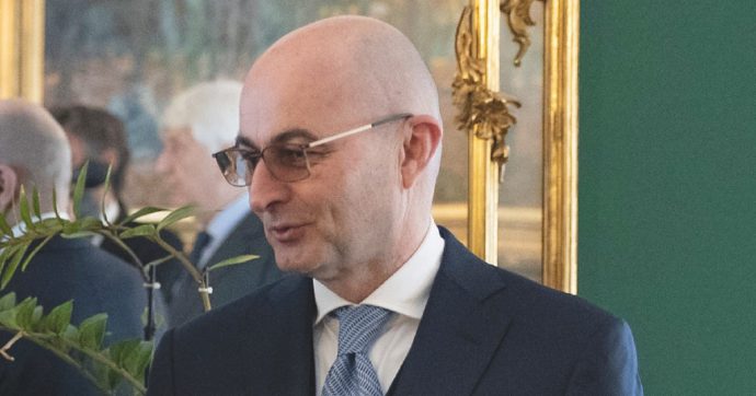 Csm, Pinelli e i dubbi sui titoli. E lo studio rimane a suo nome