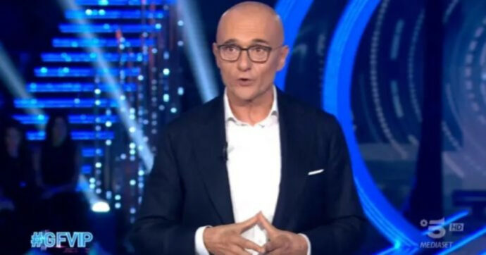 Grande Fratello Vip, la soffiata della talpa: “Autori e produzione a rischio, non hanno ascoltato il segnale d’allarme della psicologa”