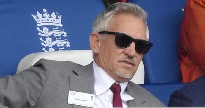 BBC, effetto Lineker: studi vuoti e programmi “a porte chiuse”. Opinionisti boicottano la rete per l’esclusione dell’ex calciatore