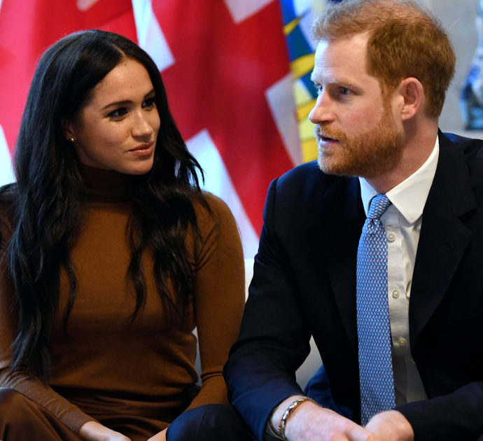 Tra i conti bancari travolti dal crack Svb ci sarebbe anche quello di Harry e Meghan. Una fonte: “Hanno perso tutto”