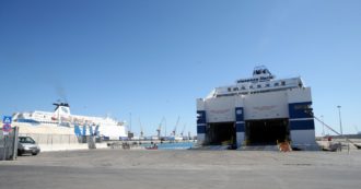 Copertina di La nave Palermo-Cagliari ferma nel porto siciliano dopo che una donna ha denunciato violenze sessuali: la polizia a bordo