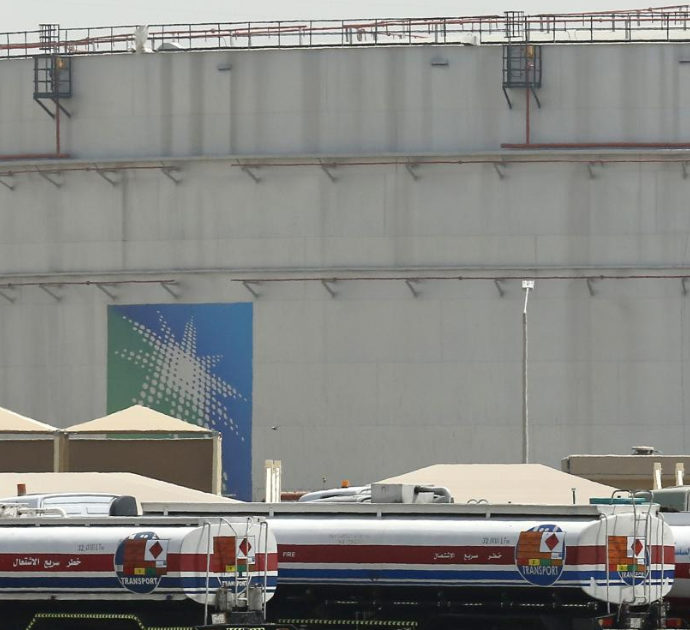 Boom di profitti per Saudi Aramco, la più grande compagnia petrolifera al mondo. Al governo saudita cedola da 75 miliardi