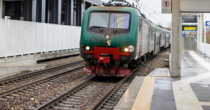 “È stata un’odissea”: il racconto dei passeggeri dell’Intercity notturno partito da Lecce e arrivato a Milano dopo 18 ore