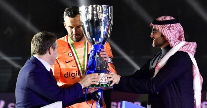 Calcio, Supercoppa italiana nel 2024 si giocherà a Riyad