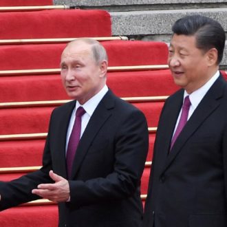 Copertina di Mosca apre al Papa. Xi mediatore vedrà Putin e scalza Biden