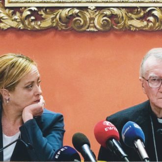 Copertina di Negoziato, il governo si accoda: “La Santa Sede è la sola idonea”