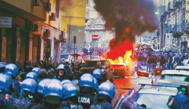 Ultras tedeschi a Napoli,  il rave Piantedosi è servito