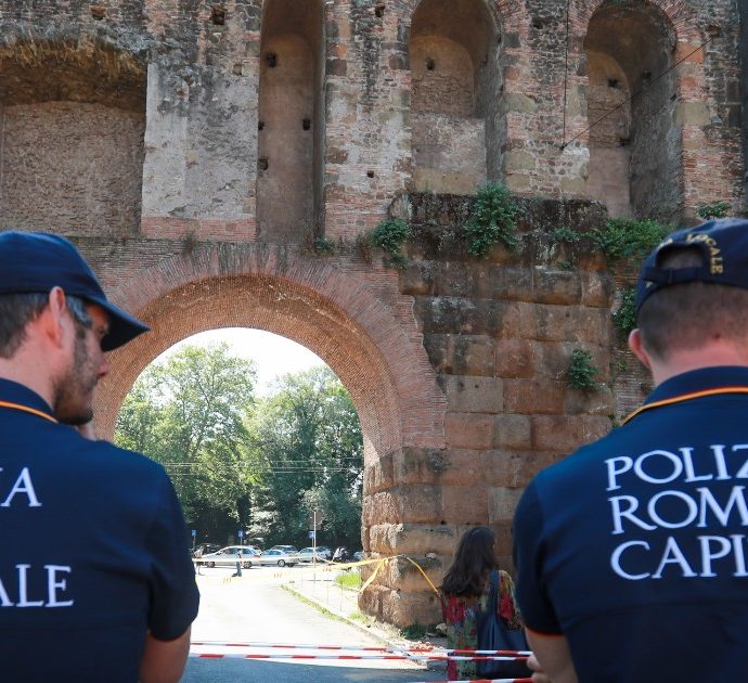 “Non sapevo che il Colosseo fosse così antico”: la surreale lettera di scuse dello studente che ha imbrattato il monumento