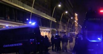 Copertina di Napoli-Eintracht, tifosi tedeschi passano la notte all’Hotel Continental sorvegliati dalle forze dell’ordine. Zona completamente circondata