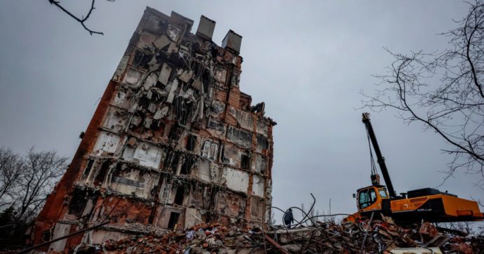 Copertina di Ucraina, ritorno a Mariupol:  “Rinascere è un’impresa”